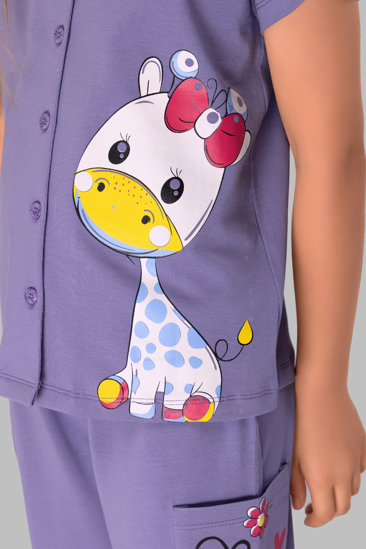 Playful Giraffe Print Collar And Pajama Set For Girls